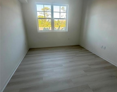 5579 Millenia Park Boulevard - Photo Thumbnail 9