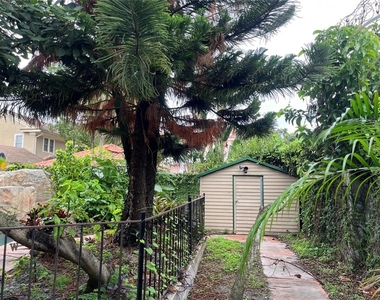 421 E Miller Street - Photo Thumbnail 27