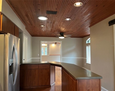 421 E Miller Street - Photo Thumbnail 17
