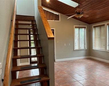 421 E Miller Street - Photo Thumbnail 13