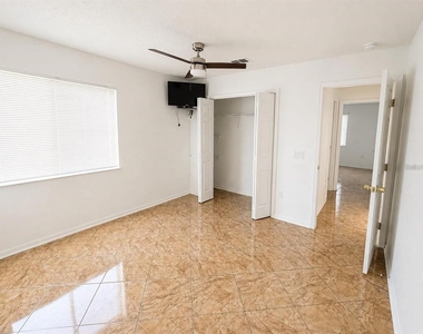 320 Paradise Woods Place - Photo Thumbnail 6
