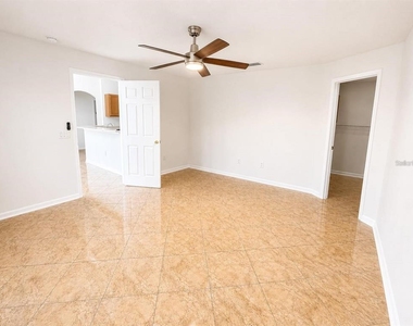 320 Paradise Woods Place - Photo Thumbnail 10