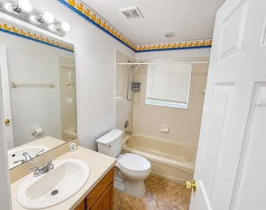 320 Paradise Woods Place - Photo Thumbnail 2