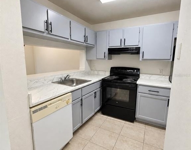 5225 Via Hacienda Circle - Photo Thumbnail 13