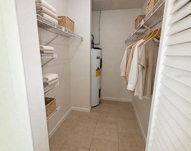 5225 Via Hacienda Circle - Photo Thumbnail 11