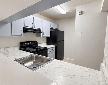 5225 Via Hacienda Circle - Photo Thumbnail 12