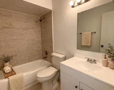 5225 Via Hacienda Circle - Photo Thumbnail 6