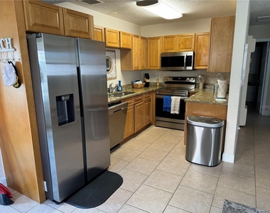 834 E 25th Avenue - Photo Thumbnail 7