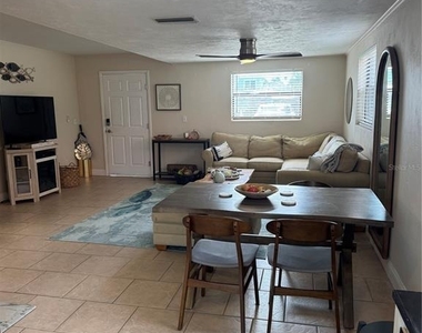 834 E 25th Avenue - Photo Thumbnail 3