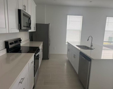4646 Homestead Trail - Photo Thumbnail 5