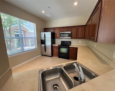 1720 San Jacinto Cir - Photo Thumbnail 5