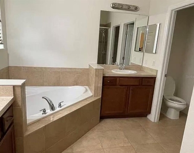 827 Battery Pointe Drive - Photo Thumbnail 14