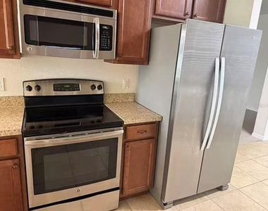 827 Battery Pointe Drive - Photo Thumbnail 3