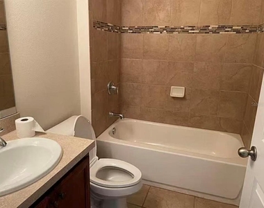 827 Battery Pointe Drive - Photo Thumbnail 10