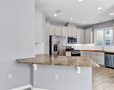 312 Rustic Loop - Photo Thumbnail 9