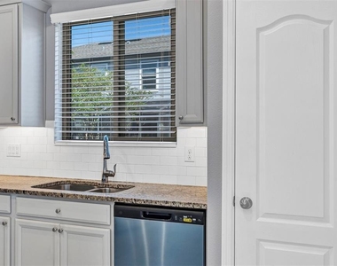 312 Rustic Loop - Photo Thumbnail 11