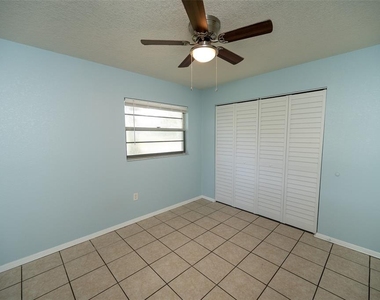 6808 Fern Circle - Photo Thumbnail 9