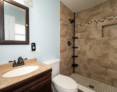 6808 Fern Circle - Photo Thumbnail 5
