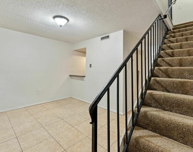 118 Hardin Place - Photo Thumbnail 6