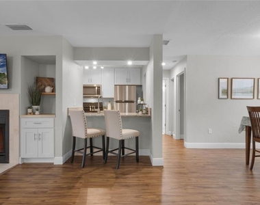 524 Sun Valley Village - Photo Thumbnail 2