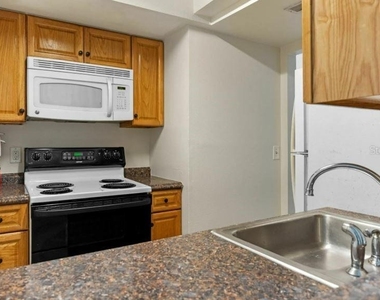118 Hardin Place - Photo Thumbnail 4