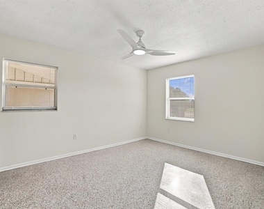 843 Quintilian Avenue - Photo Thumbnail 12