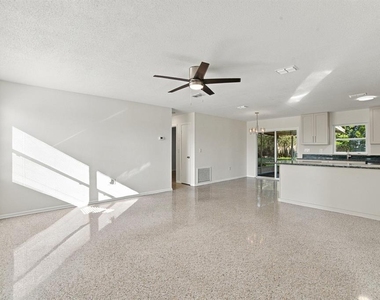 843 Quintilian Avenue - Photo Thumbnail 6