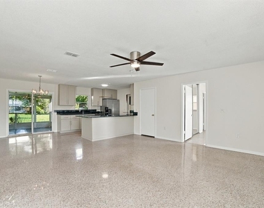843 Quintilian Avenue - Photo Thumbnail 7