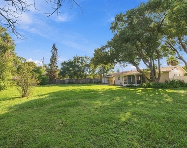 843 Quintilian Avenue - Photo Thumbnail 4