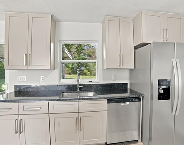 843 Quintilian Avenue - Photo Thumbnail 9
