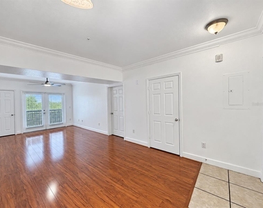 204 E South Street - Photo Thumbnail 4