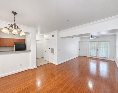 204 E South Street - Photo Thumbnail 5