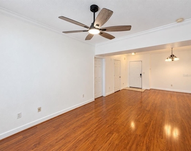 204 E South Street - Photo Thumbnail 7