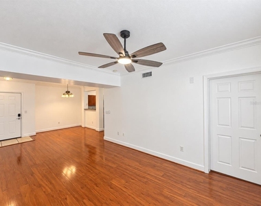 204 E South Street - Photo Thumbnail 6