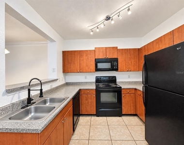 204 E South Street - Photo Thumbnail 9