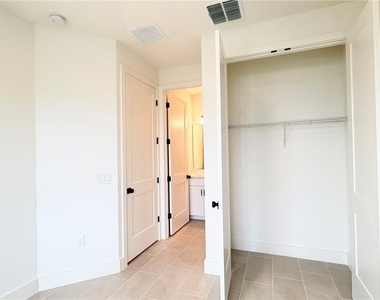 15105 Groveside Road - Photo Thumbnail 6