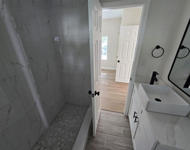 416 W Ianthe Street - Photo Thumbnail 6