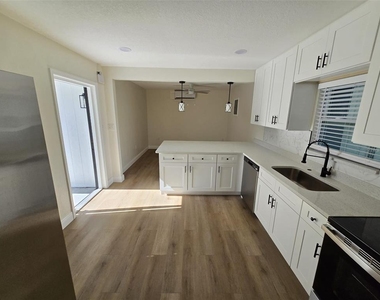 416 W Ianthe Street - Photo Thumbnail 4