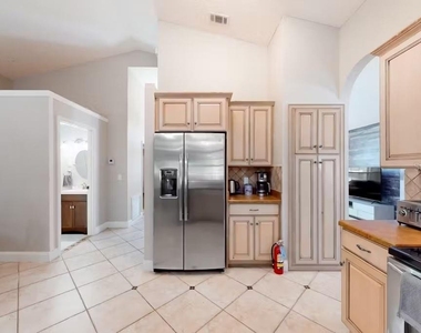102 Titan Drive - Photo Thumbnail 24