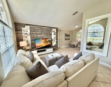 102 Titan Drive - Photo Thumbnail 6