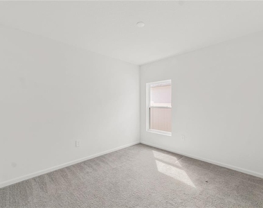 4753 Golden Knight Boulevard - Photo Thumbnail 20