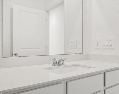 4753 Golden Knight Boulevard - Photo Thumbnail 25