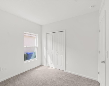 4753 Golden Knight Boulevard - Photo Thumbnail 22