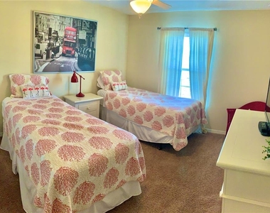 8921 Candy Palm Road - Photo Thumbnail 11