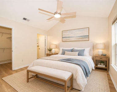 6593 Queens Borough Avenue - Photo Thumbnail 11
