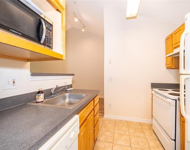 6593 Queens Borough Avenue - Photo Thumbnail 9