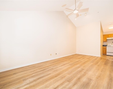 6593 Queens Borough Avenue - Photo Thumbnail 18