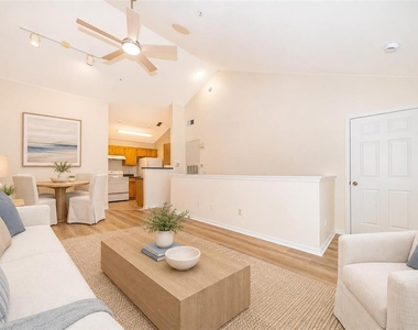6593 Queens Borough Avenue - Photo Thumbnail 5