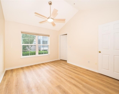 6593 Queens Borough Avenue - Photo Thumbnail 20