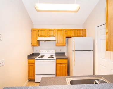 6593 Queens Borough Avenue - Photo Thumbnail 7